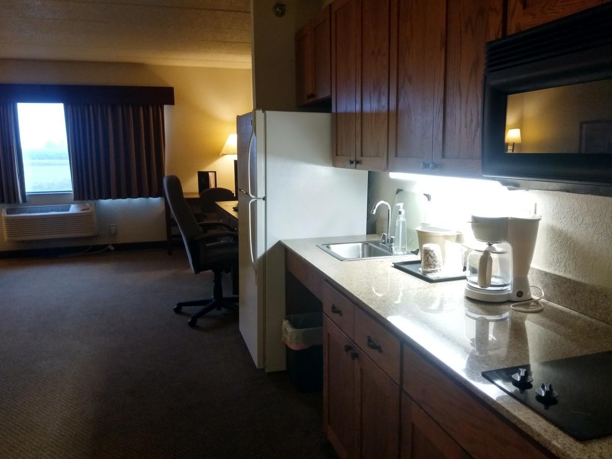 Madelia Hotel & Suites Bagian luar foto